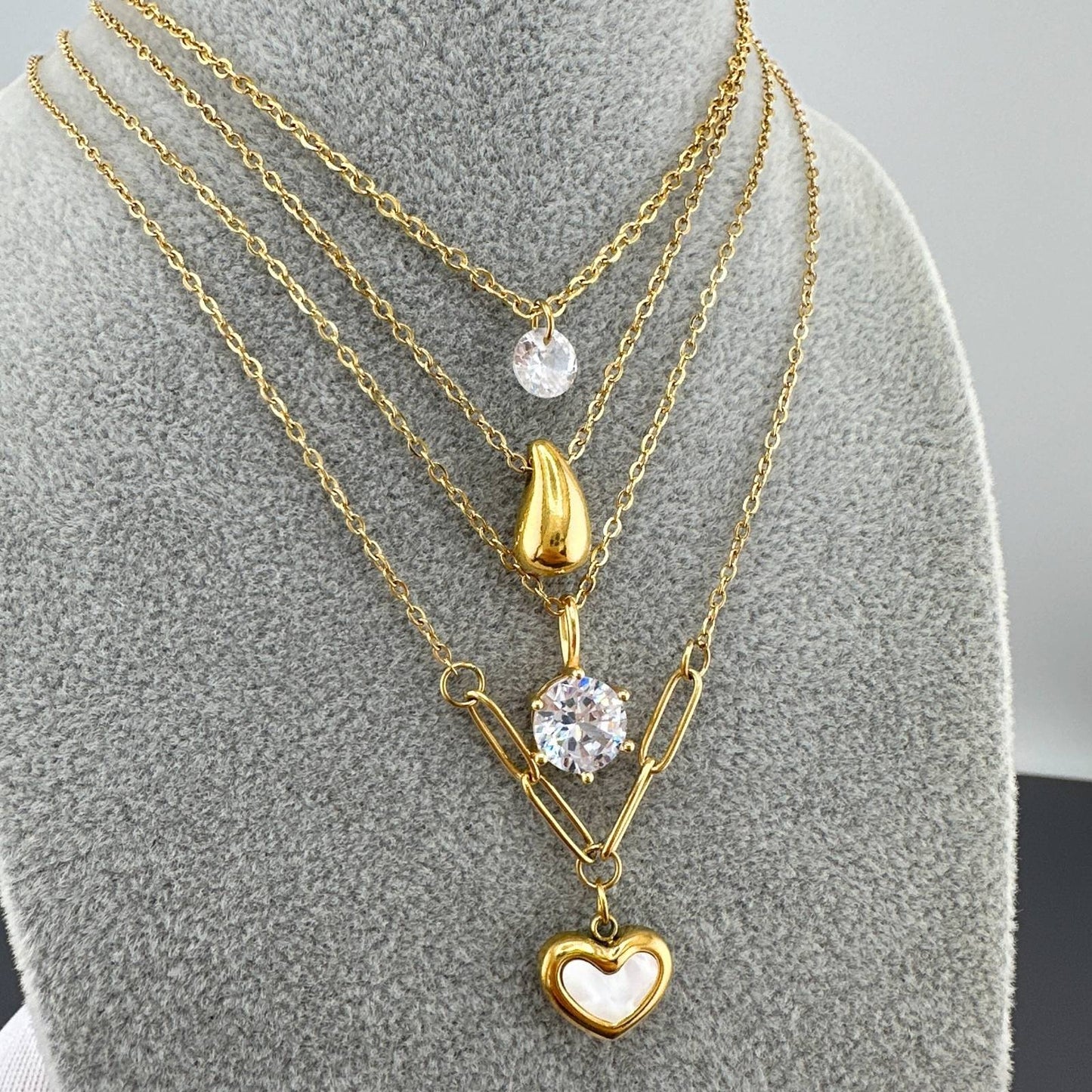 Cadena con pendiente Gota SS oro